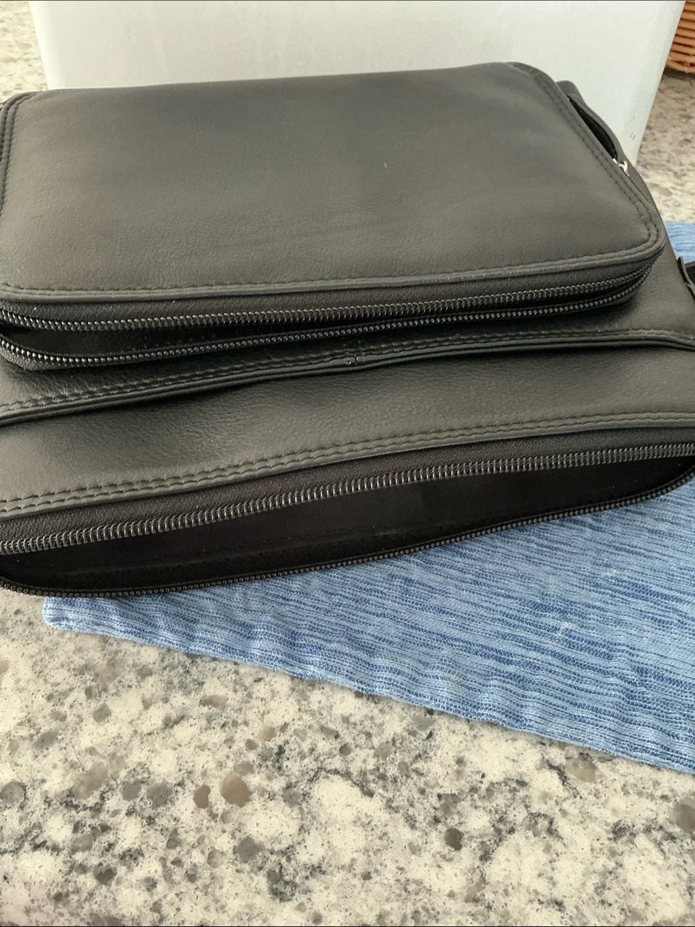 ili New York genuine leather black Crossbody Bag with many pockets